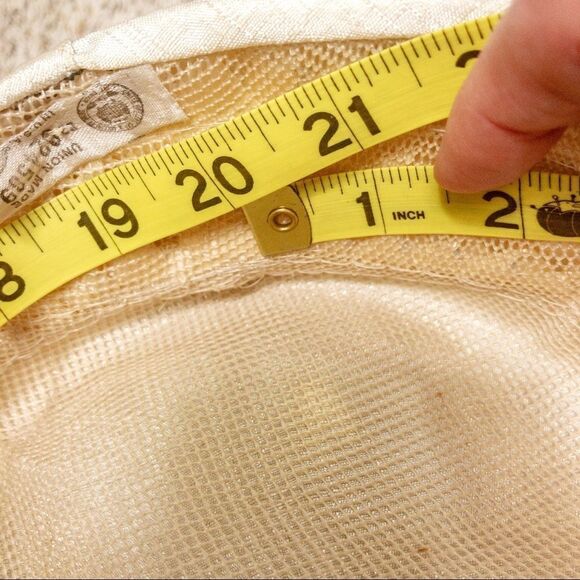 Vintage Pearl Straw Pillbox Hat with Netting - Picture 8 of 10